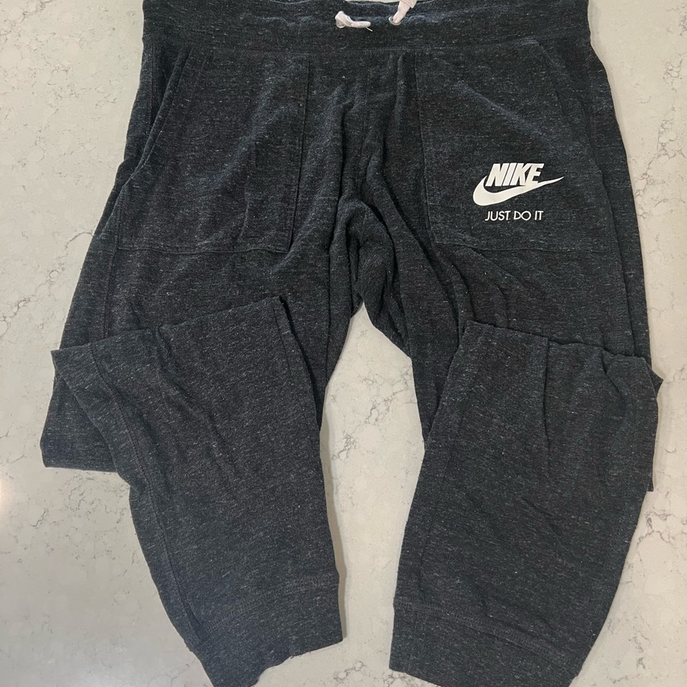 Nike Black Sweatpants Relaxed Fit Joggers - Picture 4 of 4